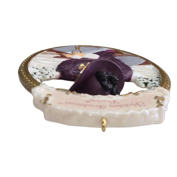 1997 Hallmark Keepsake Ornament Holiday Traditions Barbie Collectible QHB6002 - Picture 8 of 9